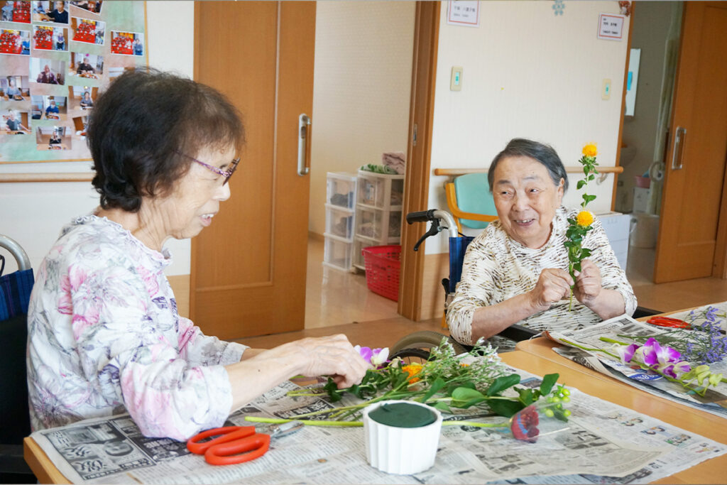 生け花の会 毎月1回開催