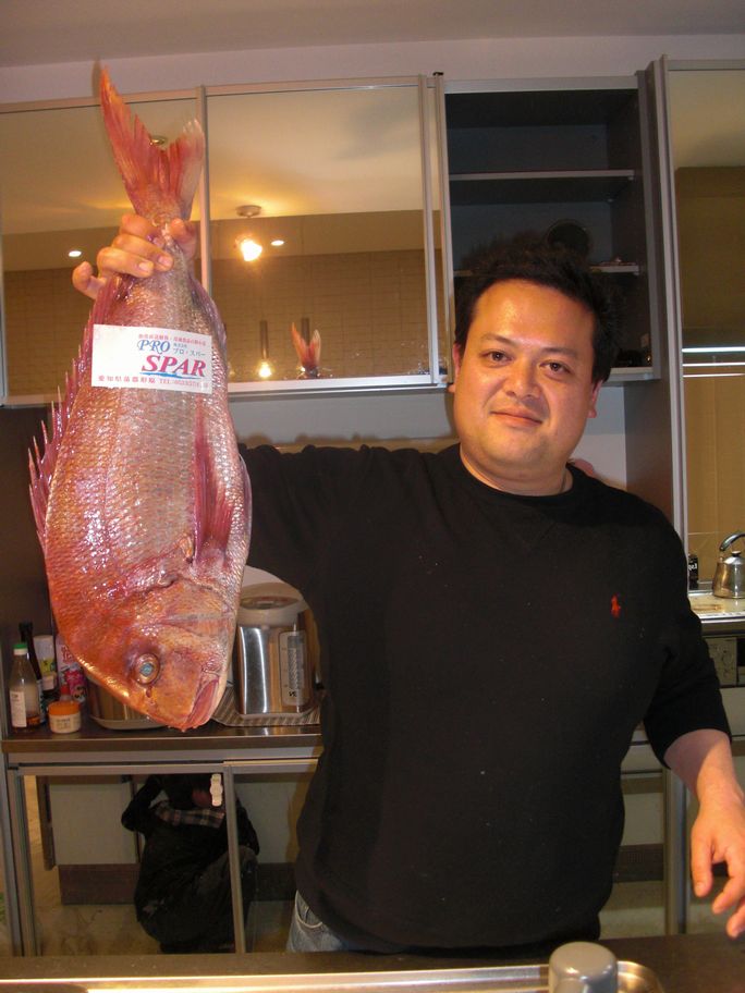 【最高の食事を!】地元の魚屋さんとタッグを組んで?